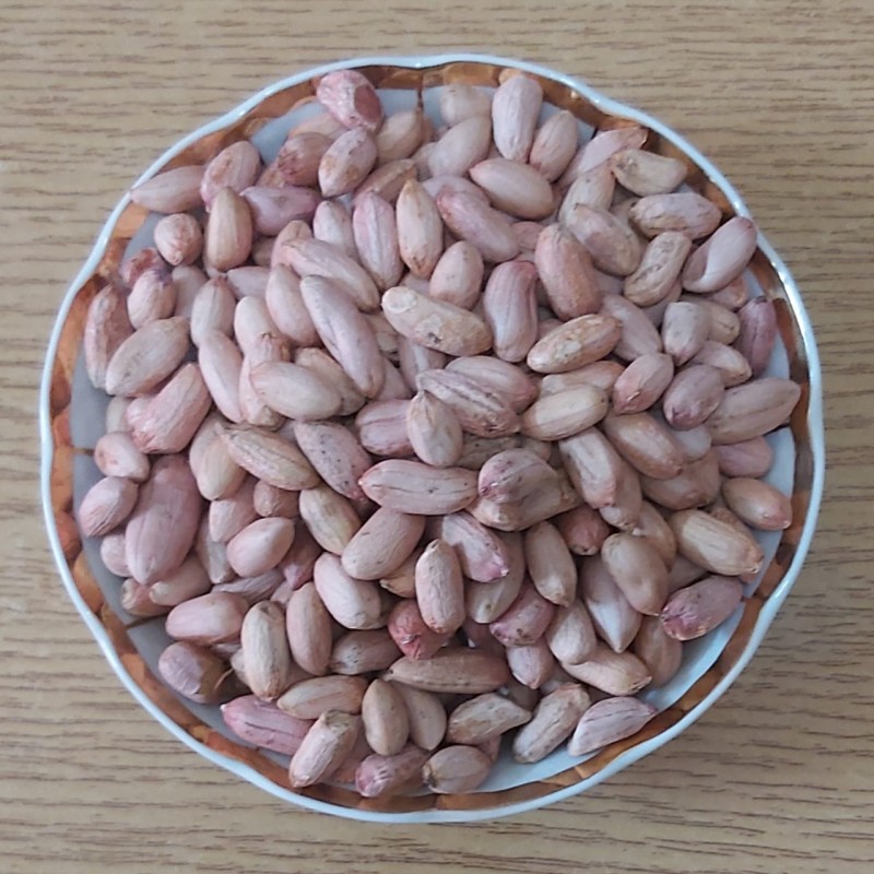 Raw Gregory Peanuts Kernels (Red Skin) from Egitto